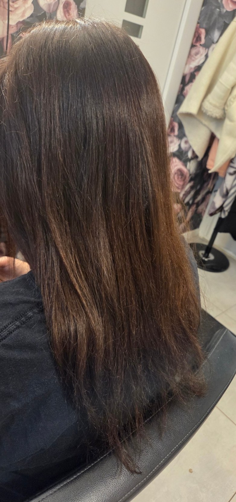 Voor: bruin haar tot halverwege de rug